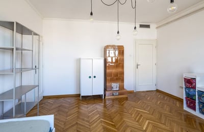 Rental of a bright 3-room apartment, 99 m², city center, Belgrade, Serbia